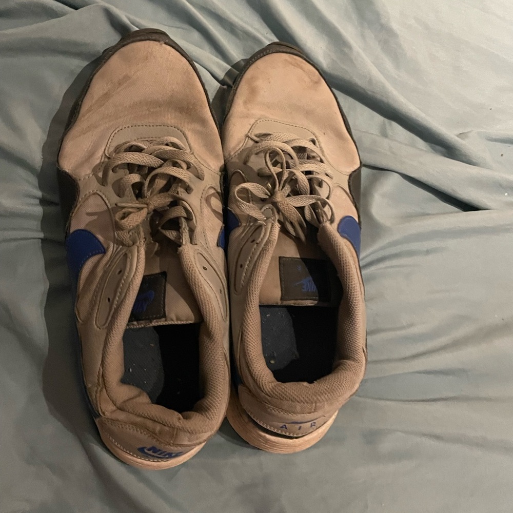 Nike Light Gray Athletic Shoes